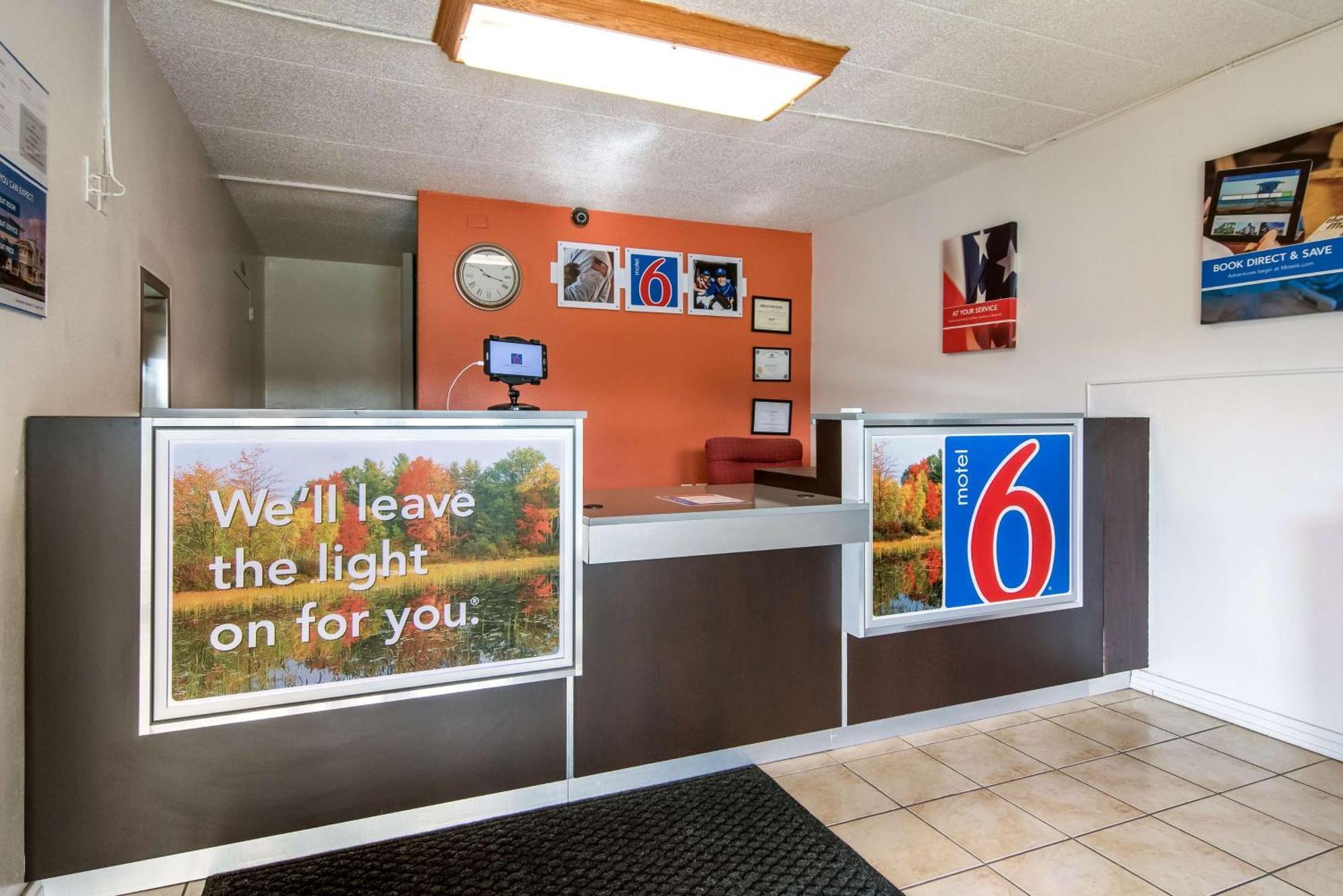 Motel 6-New Stanton, Pa מראה חיצוני תמונה