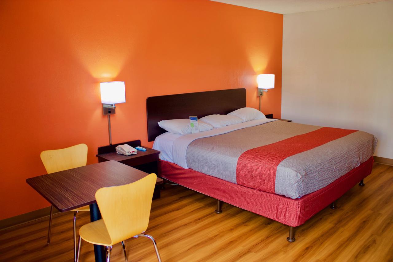 Motel 6-New Stanton, Pa מראה חיצוני תמונה