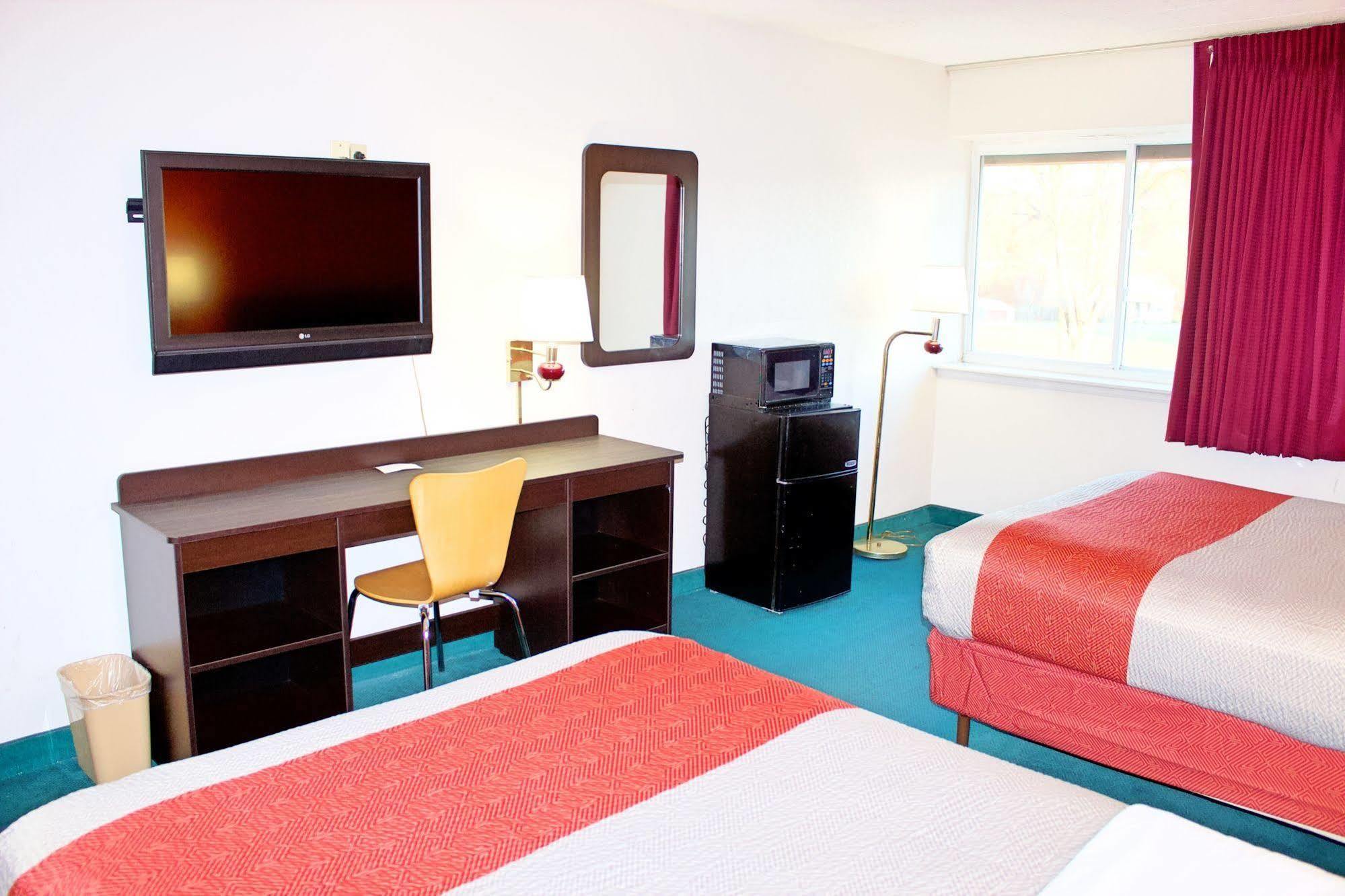 Motel 6-New Stanton, Pa מראה חיצוני תמונה