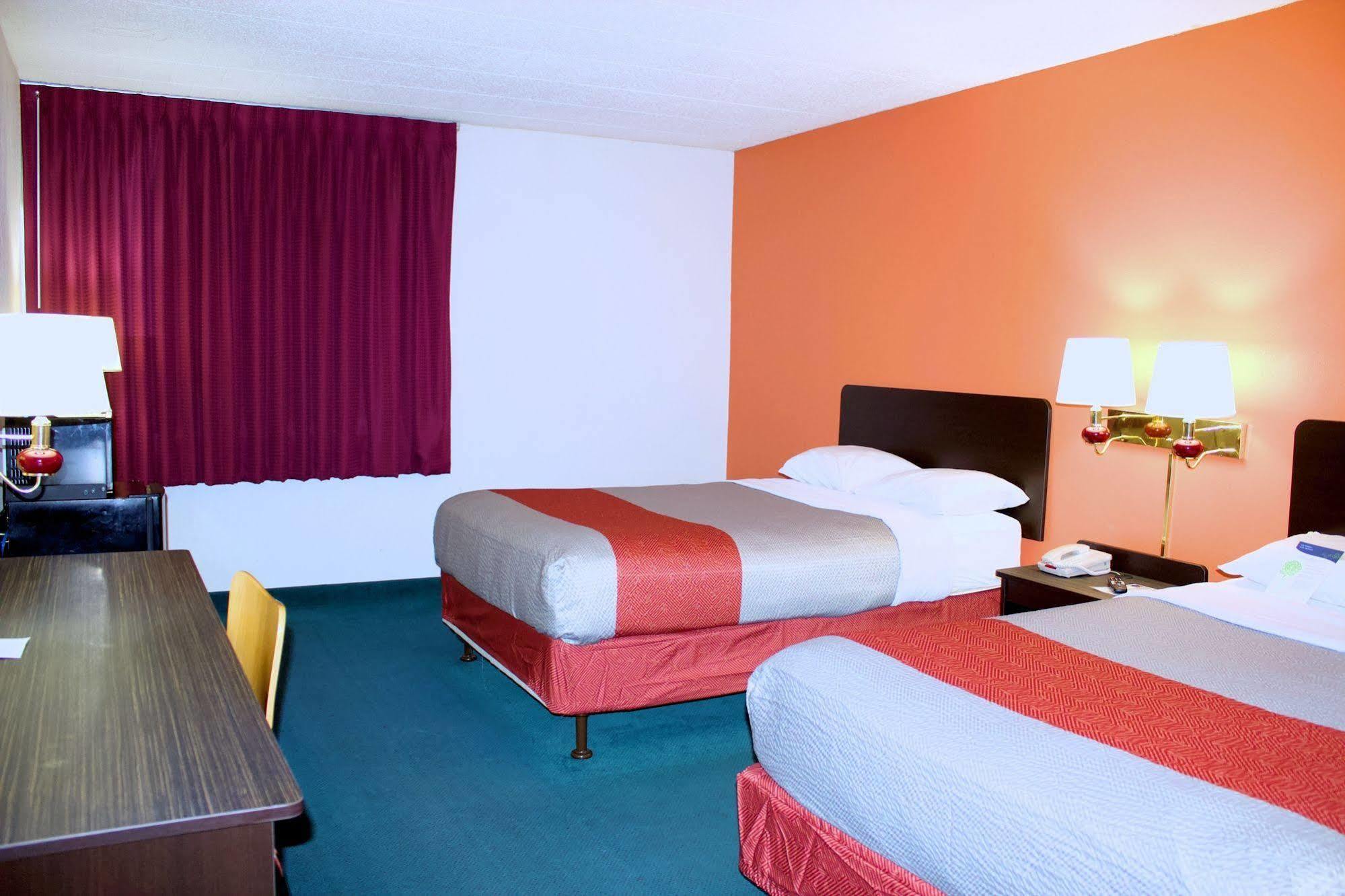 Motel 6-New Stanton, Pa מראה חיצוני תמונה