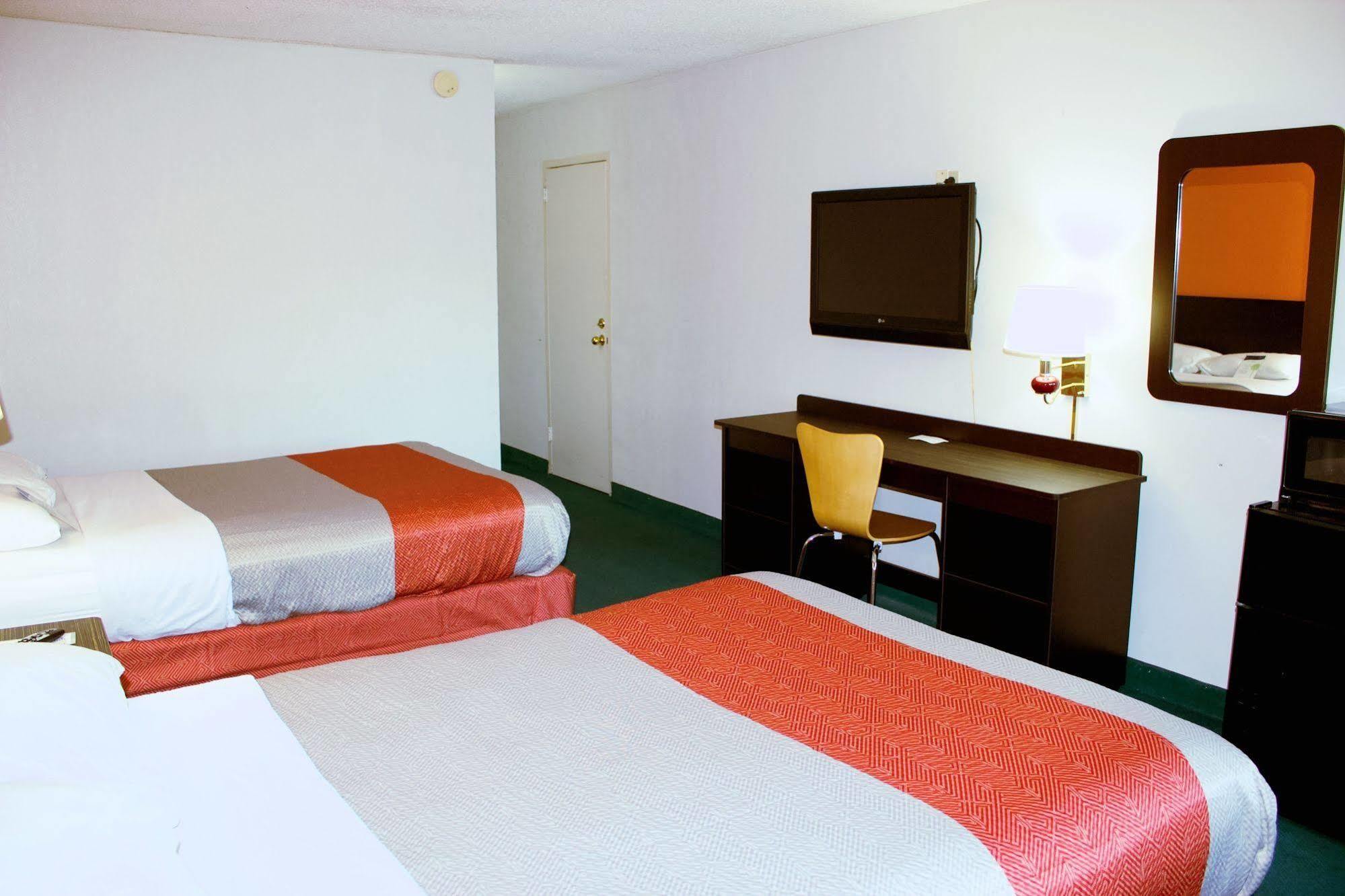 Motel 6-New Stanton, Pa מראה חיצוני תמונה