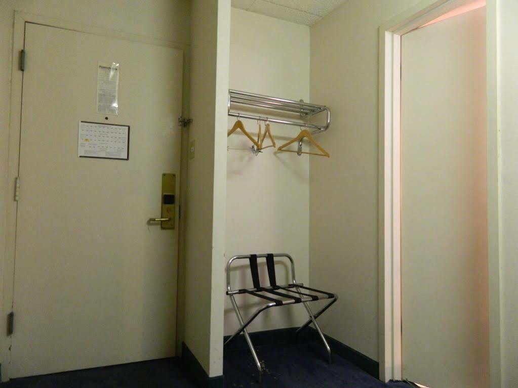Motel 6-New Stanton, Pa מראה חיצוני תמונה