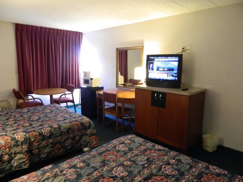 Motel 6-New Stanton, Pa מראה חיצוני תמונה