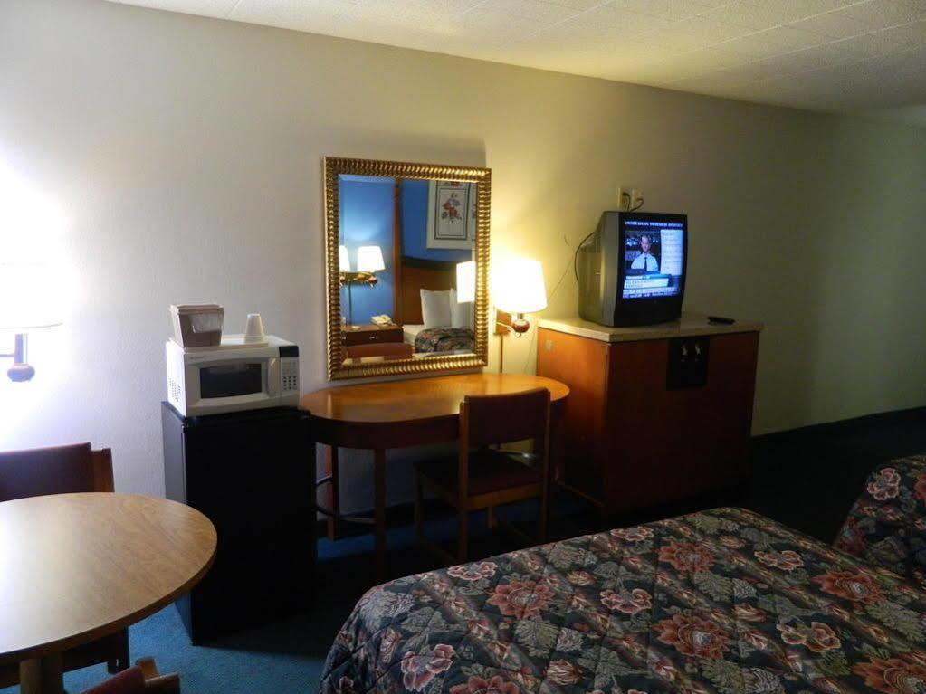Motel 6-New Stanton, Pa מראה חיצוני תמונה