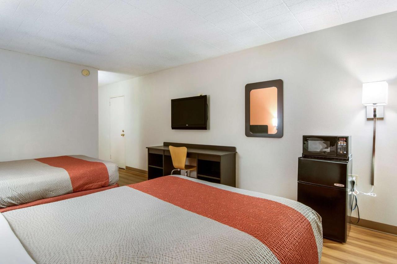 Motel 6-New Stanton, Pa מראה חיצוני תמונה